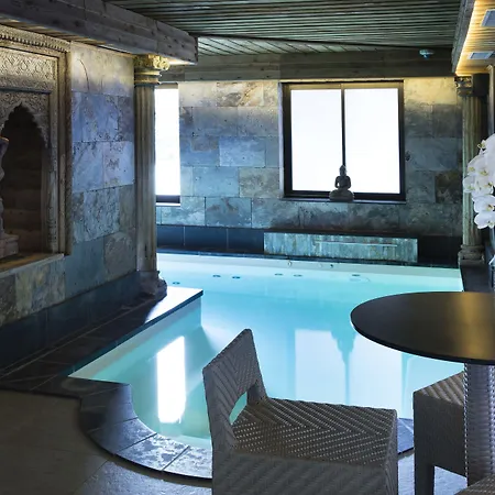 Hotel Et Spa Le Lion D'Or-2