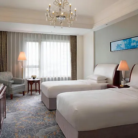 Courtyard By Marriott Shanghai Fengxian-3