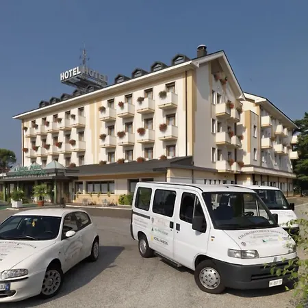 Hotel Al Pino Verde-3