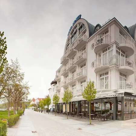 Hotel Am Meer & Spa-3