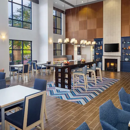 Hampton Inn By Hilton Garden City Long Island-3