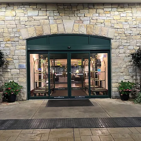 Comfort Inn & Suites Lake George-3