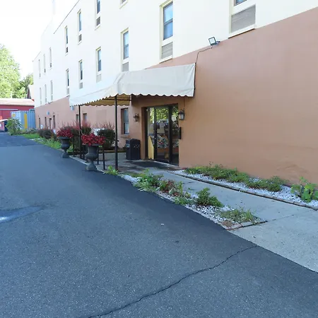 St Charles Hotel Downtown Hudson-2