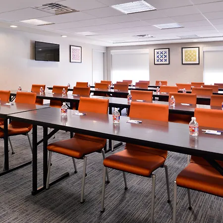Holiday Inn Express & Suites Selma By Ihg-3