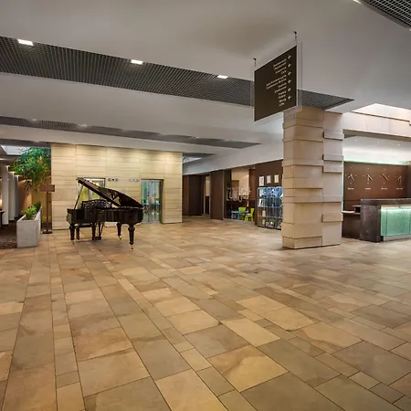 Holiday Inn Resort Warsaw Jozefow By Ihg-2