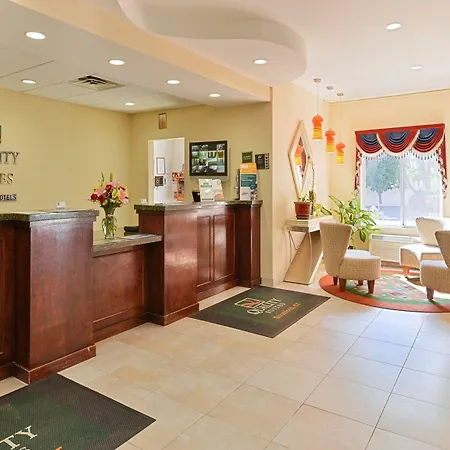 Quality Suites Stratford-3