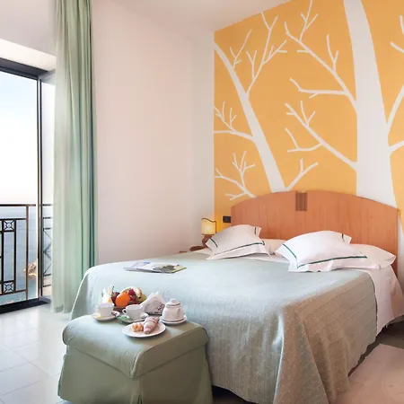 Grand Hotel Mediterraneo-3