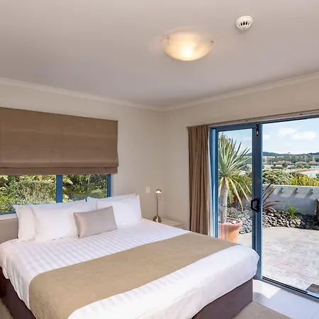 Blue Pacific Apartments-3