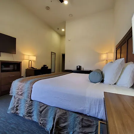 Best Western Plus Main Street Inn-3