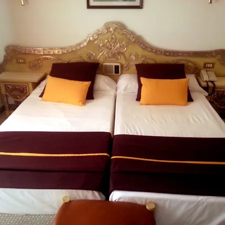 Hotel Hostal del Sol-2