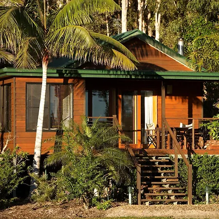 Lake Weyba Cottages Noosa-3