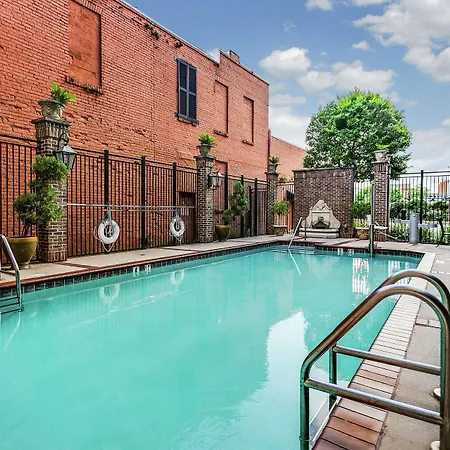 Hampton Inn & Suites Mobile - Downtown Historic District-2