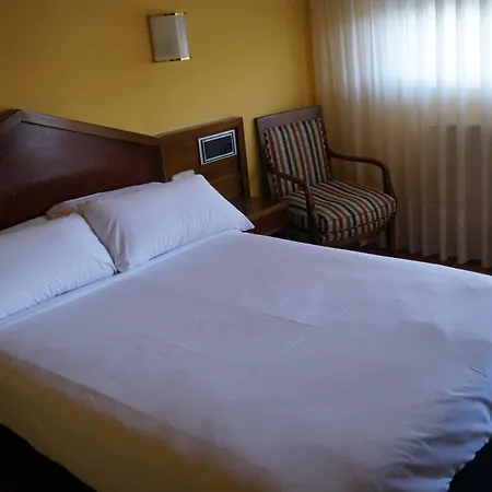 B&B Hotel Oviedo-3
