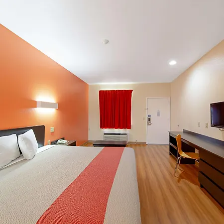 Motel 6-Rhome, Tx-3