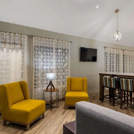 Best Western Hampshire Inn & Suites-2