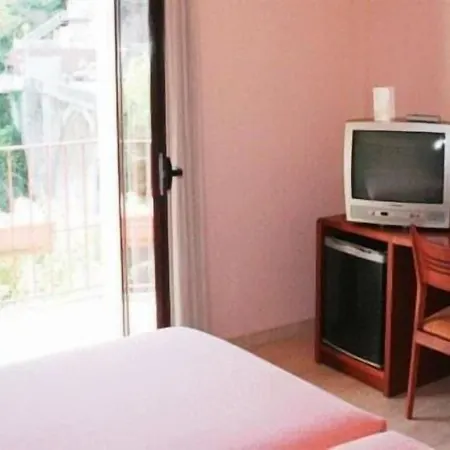 Hotel Sant Quirze De Besora-3