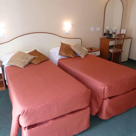 Hotel Crosal-2