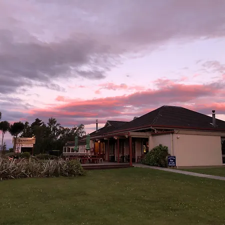 Te Anau Manapouri Lake Hotel-2