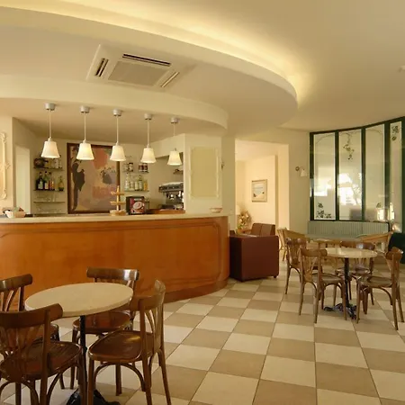 Hotel Mocambo piscina, spiaggia e biciclette-2