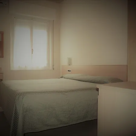 Hotel Daisy-2