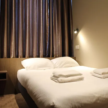 Blossoms City Hotel-2