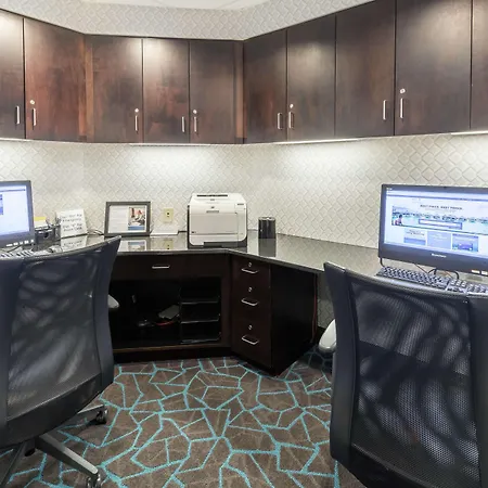 Hampton Inn & Suites Rochester-North-3
