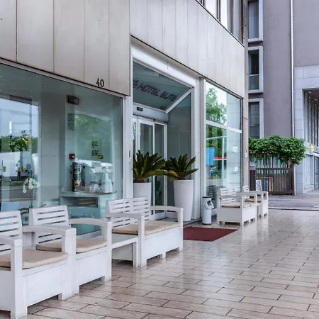 Suite Hotel Elite-3
