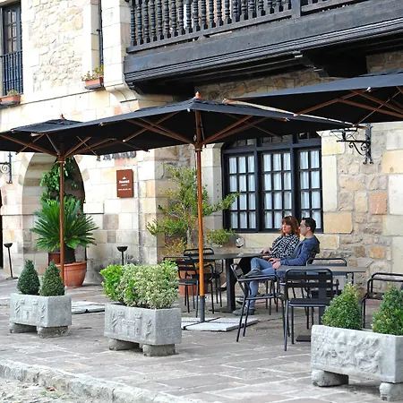 Parador De Santillana Altamira-2