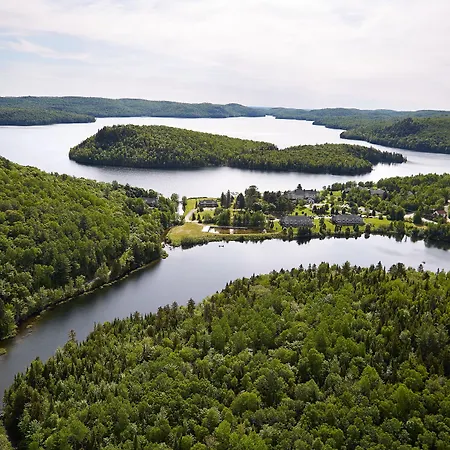 Auberge Du Lac-A-L'Eau-Claire-2