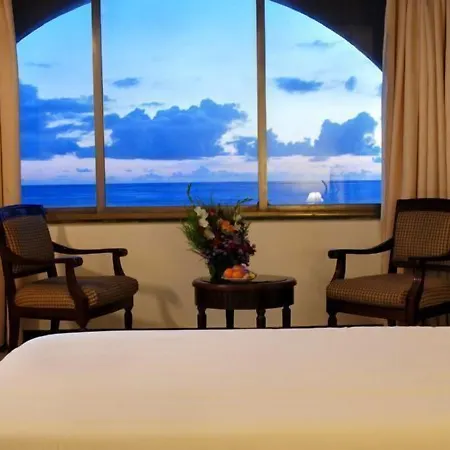 Paradise Isle Beach Resort-2