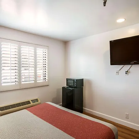 Motel 6 Monterey Park-3
