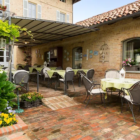 Relais Castello Di Razzano-2