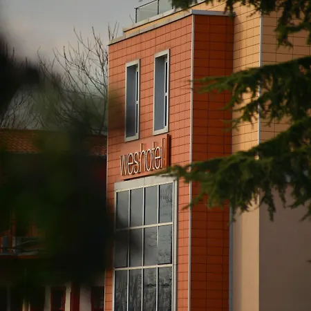 Wes Hotel-2