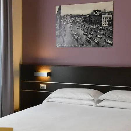 Hotel Vienna-2