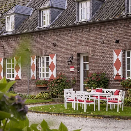 Schloss Hertefeld & Hertefeldhof-2