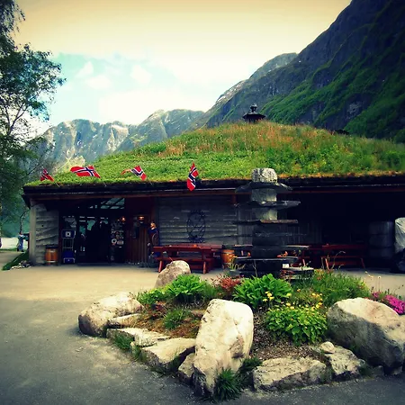 Gudvangen Fjordtell-2