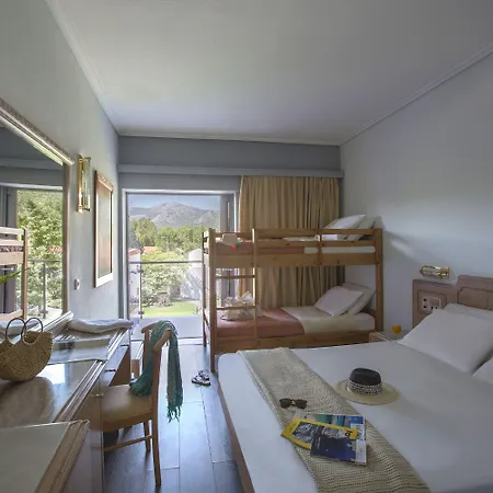 Golden Coast Hotel & Bungalows-3