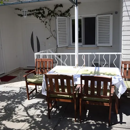 Jele Rooms-2