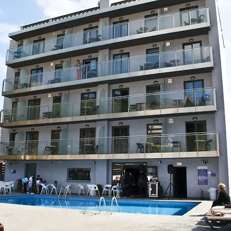 Summer Hotel-2