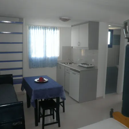 Honeymoon Beach Studios-2