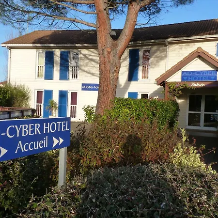 Ad Cyber-Hotel-2