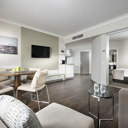 Grand Hotel And Apartments Townsville-3