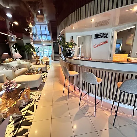 Hotel La Pinede-3