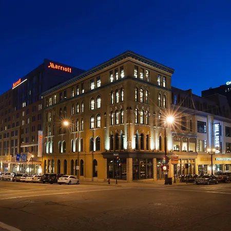 Milwaukee Marriott Downtown-2