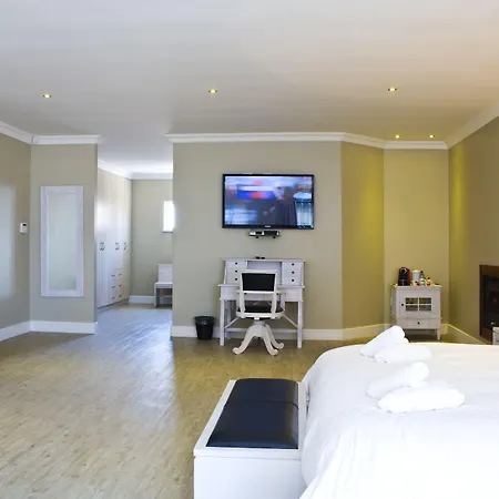 Atlantic Villa Boutique Guesthouse-3