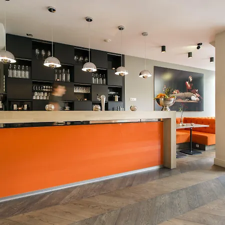 Amsterdam Canal Hotel-2