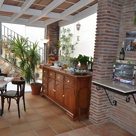 Welcome Inn Nerja Guest House Luxury Bed & Breakfast-3