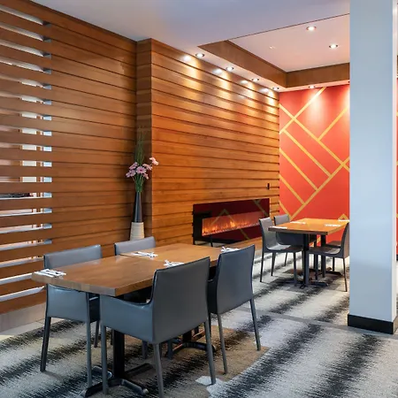 Four Points By Sheraton Edmonton International Airport-3
