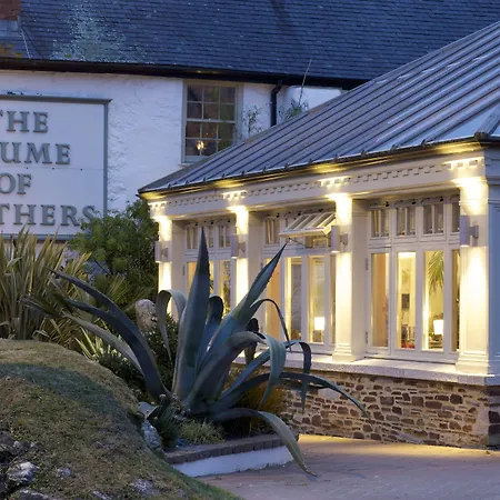 The Plume Of Feathers-3