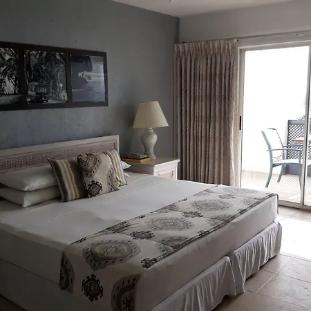 Tropical Sunset Beach Apartment Hotel-3